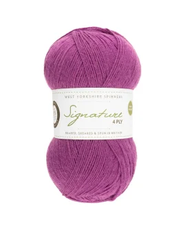 <span class="yarn-title">Signature 4-Fach</span> <span class="yarn-color">735 Blackcurrent Bomb</span>