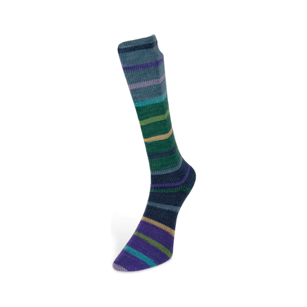 Indulgence Socks 6 Grün/Graublau/Lila/Grau von Laines Du Nord. Das Garn begeistert mit leuchtenden Farben und lebendigen Streifen die jedem Strickstück einen dynamischen und zugleich eleganten Look verleihen. Durch das anschmiegsame Material sehr gut auch für Stolas Tücher und noch viel mehr geeignet.
