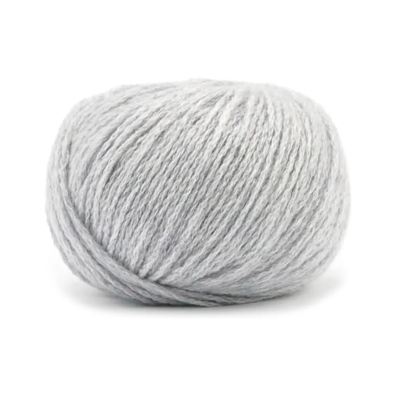 Cashmere 6/28 6 Feder von Pascuali. Die Cashmere 6/28 ist herrlich weich und das verstrickte Garn blüht mit der ersten Wäsche regelrecht auf. Pullover Strickjacken und Handwärmer sind wunderbare Projekte um sie aus diesem besonderen Garn zu stricken. Es ist in der Tat so weich und leicht dass selbst Menschen mit empfindlichster Haut es tragen können da es nicht juckt oder kratzt. Außerdem ist es sehr anpassungsfähig an die Temperatur. Im Winter hält es warm und isoliert während es im Sommer dafür sorgt dass man nicht ins Schwitzen kommt denn die Kaschmirfaser ist atmungsaktiv. Pascuali bietet eine der besten Kaschmirqualitäten an die derzeit auf dem Markt erhältlich sind. Weil hohe Qualität artgerechte Tierhaltung fair gehandelte und ökologisch hergestellte Produkte im Mittelpunkt unseres Handelns stehen haben wir dafür gesorgt dass unser Kaschmir von der mongolischen Handelskammer bio-zertifiziert ist.