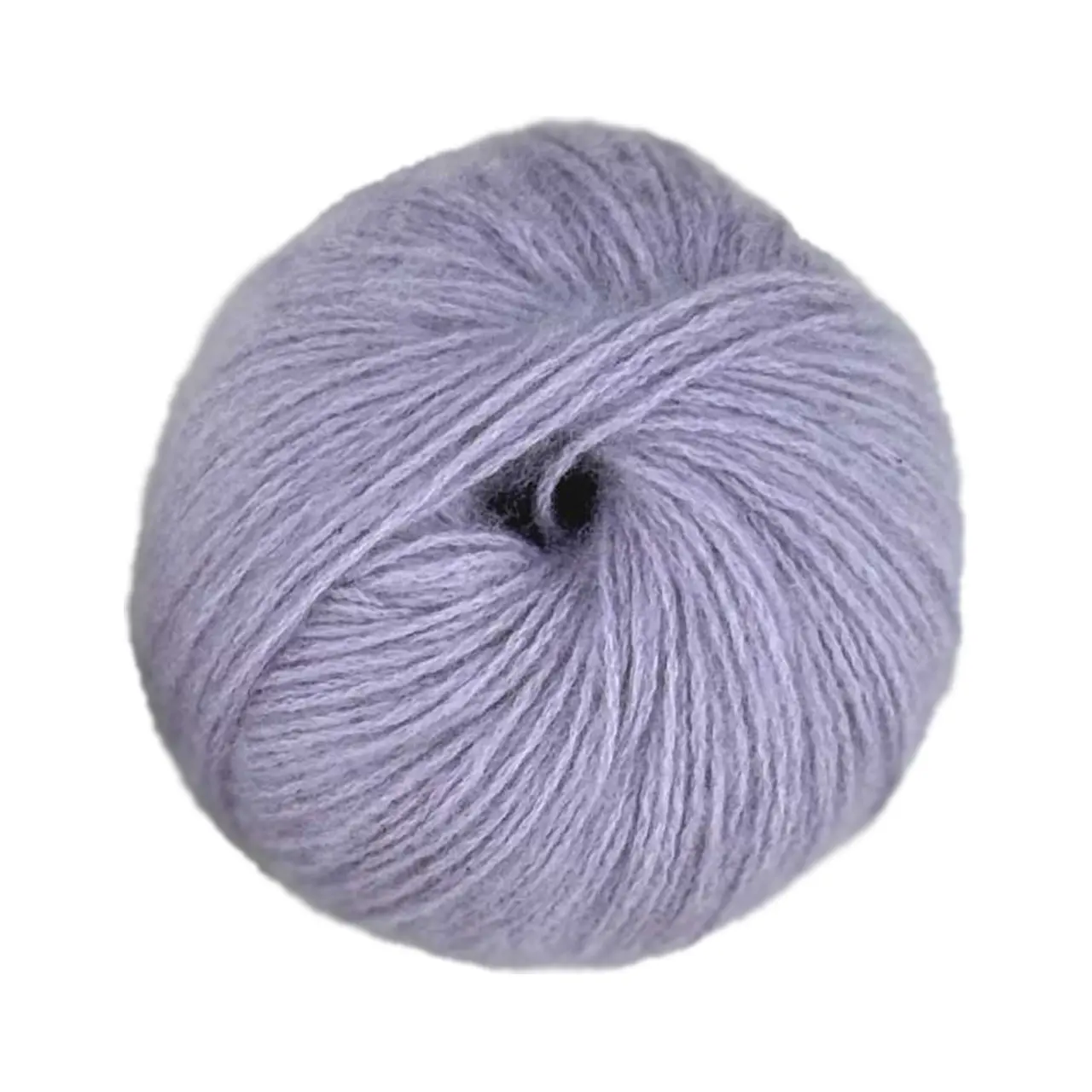 Cashmere 6/28 80 Lavendel von Pascuali. Die Cashmere 6/28 ist herrlich weich und das verstrickte Garn blüht mit der ersten Wäsche regelrecht auf. Pullover Strickjacken und Handwärmer sind wunderbare Projekte um sie aus diesem besonderen Garn zu stricken. Es ist in der Tat so weich und leicht dass selbst Menschen mit empfindlichster Haut es tragen können da es nicht juckt oder kratzt. Außerdem ist es sehr anpassungsfähig an die Temperatur. Im Winter hält es warm und isoliert während es im Sommer dafür sorgt dass man nicht ins Schwitzen kommt denn die Kaschmirfaser ist atmungsaktiv. Pascuali bietet eine der besten Kaschmirqualitäten an die derzeit auf dem Markt erhältlich sind. Weil hohe Qualität artgerechte Tierhaltung fair gehandelte und ökologisch hergestellte Produkte im Mittelpunkt unseres Handelns stehen haben wir dafür gesorgt dass unser Kaschmir von der mongolischen Handelskammer bio-zertifiziert ist.