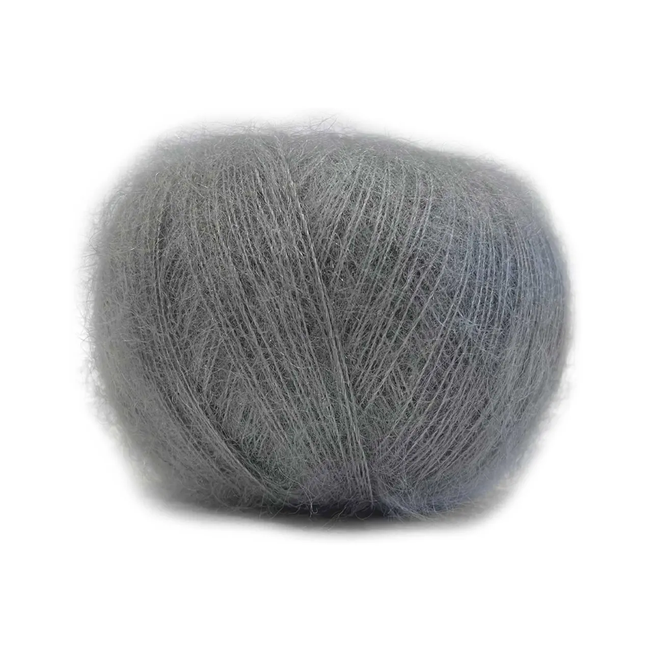 Mohair Bliss 835 Pewter von Pascuali. Entdecke die Eleganz und Leichtigkeit von Mohair Bliss – unseres hochwertigen Garns das aus einem edlen Mix von 60% Super Kid Mohair und 40% Maulbeerseide besteht. Mohair Bliss entfaltet seine Schönheit sowohl beim einfachen mehrfachen als auch als Beilauffaden um sinnliche federleichte und luftige Projekte zu gestalten.