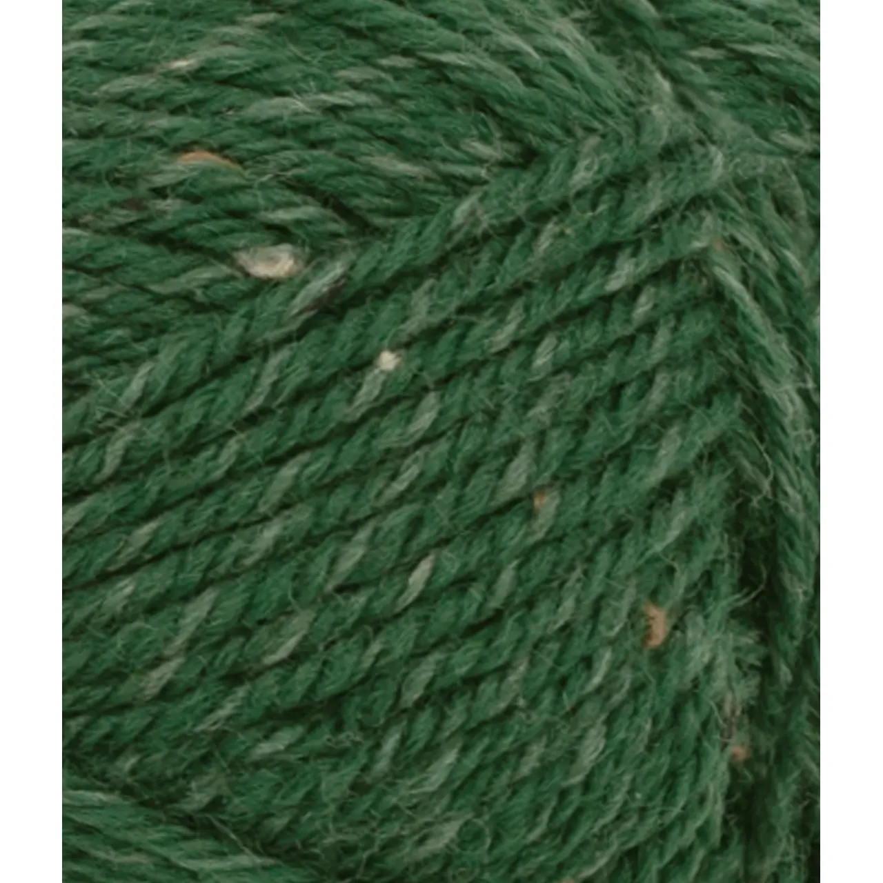 Peer Gynt 8085 Skoggrønn / Natur Tweed von Sandnes Garn. Norwegische Wolle ist leicht und warm und trotzdem robust.