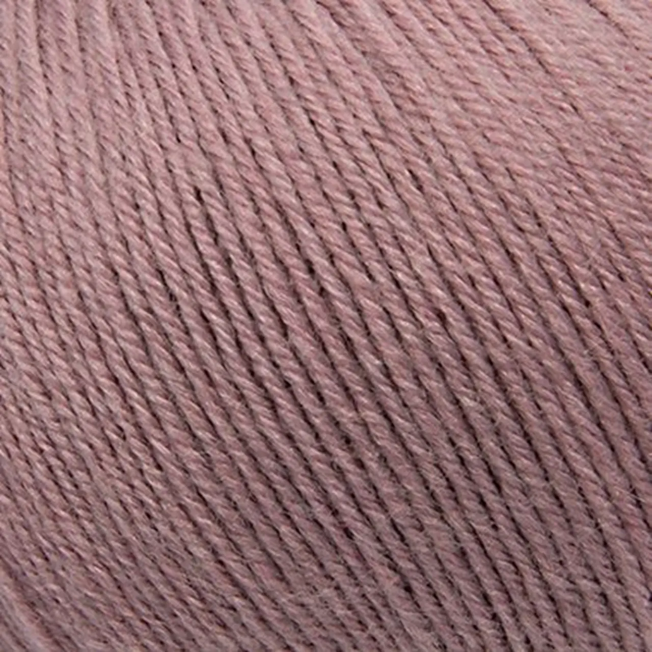 Unisocks 4-Fach 8 Rosenholz von Laines Du Nord. Das ideale Garn für alle die ihrer Kreativität freien Lauf lassen und farbenfrohe Socken voller Komfort und Persönlichkeit stricken möchten.