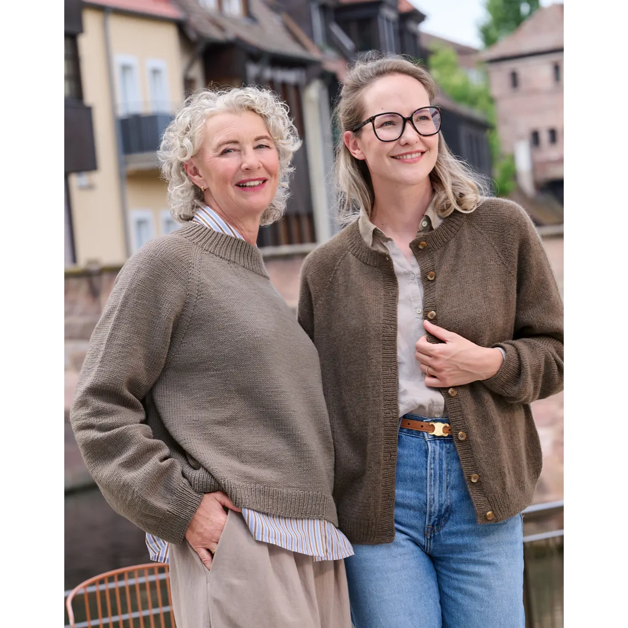 Lana Grossa Magazin sinchens No. 1 Herbst/Winter 2025/26 mit zwei zeitlosen TOP DOWN Modellen in fünf unterschiedlichen Maschenproben aus deinem Lieblingsgar mit Schritt-für-Schritt-Erklärungen