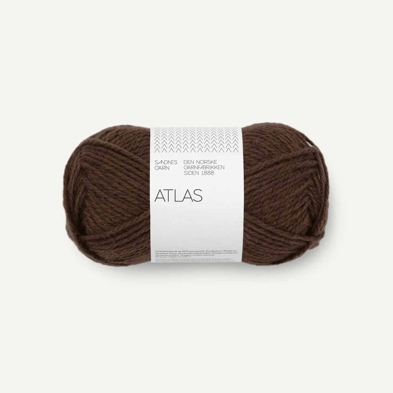 Atlas 3591 Mørk Brunmelert von Sandnes Garn. Ein wunderbar vielseitiges hochwertiges Wollgarn. Klassisch gemütlich und gleichzeitig modern. Die Kombination aus 70% norwegischer Lammwolle und 30 % Merinowolle macht es sowohl warm und robust als auch weich und angenehm auf der Haut. Trotz seines Volumens ist Atlas relativ leicht und lässt sich gut verarbeiten. Ideal für Pullover Cardigans Jacken oder warme Accessoires.