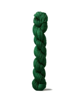 <span class="yarn-title">16 Fingering</span> <span class="yarn-color">G100 Smaragd</span>