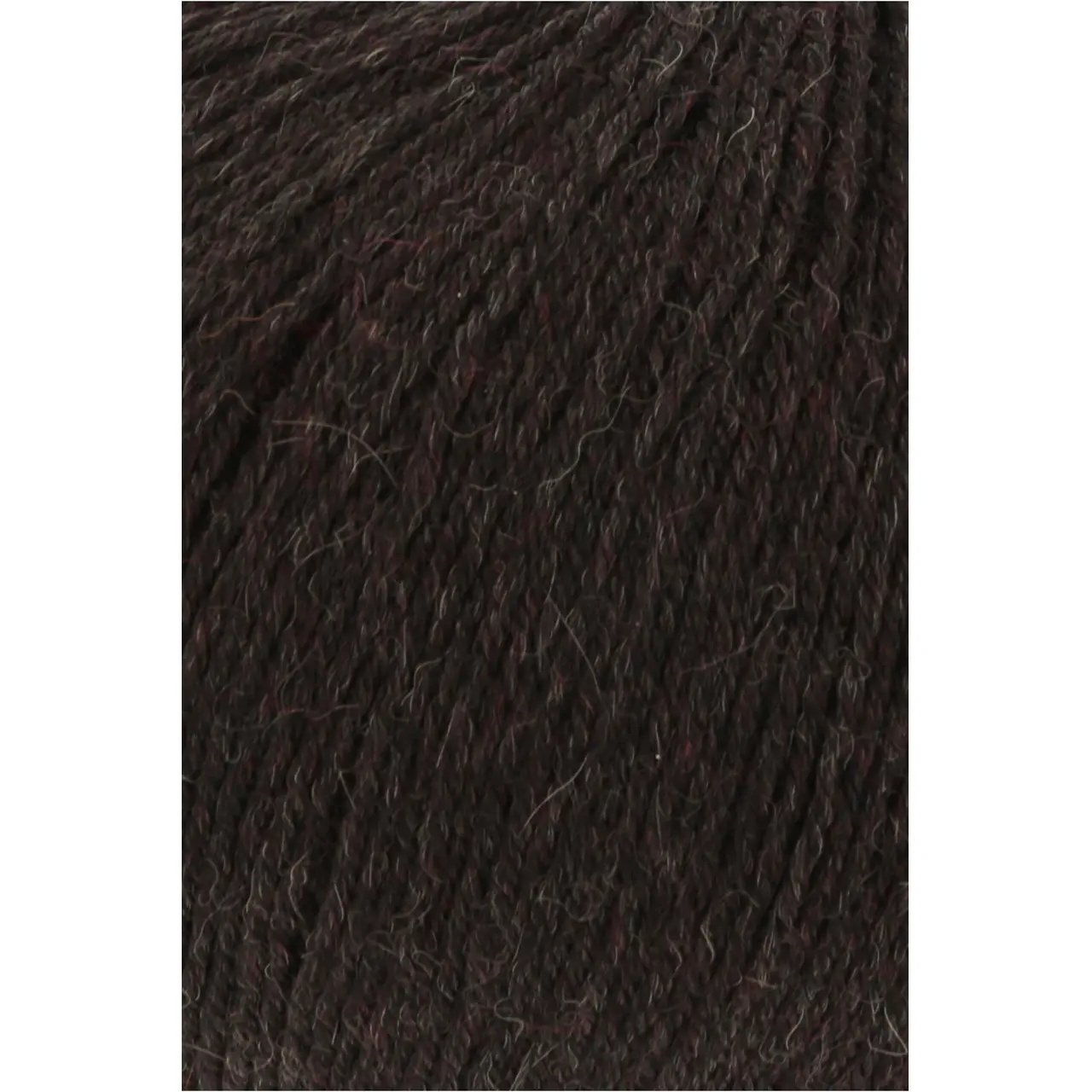 Alpaca Soxx 6-Fach 68 Dunkelbraun Mélange von Lang Yarns. Ein himmlisches Wollknäuel. Unser ALPACA SOXX 6-fach besteht aus 70% superfeinem Alpaka und 30% strapazierfähigem Nylon. Ausserdem ist der Produktionsprozess für dieses Garn sehr umweltfreundlich. Diese Qualität ist in der Waschmaschine im Wollwaschgang (Schonwaschgang)