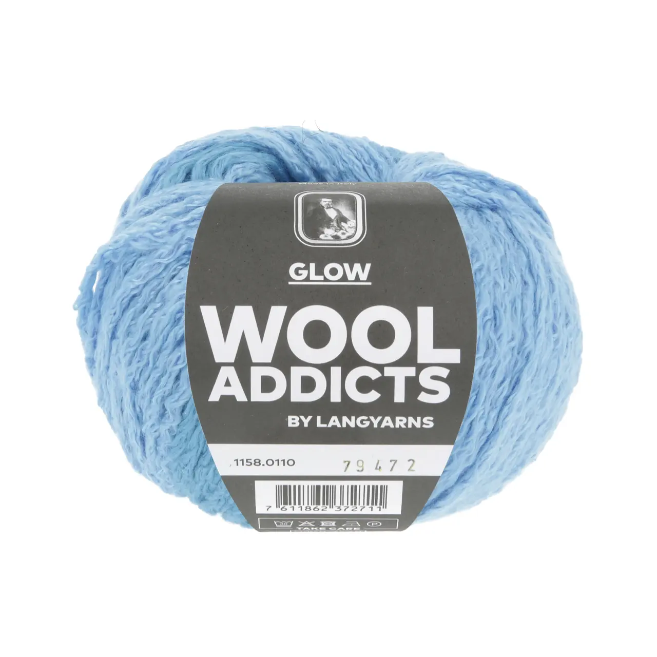 Glow 110 Lagoon von Lang Yarns. Give your needles and wardrobe a GLOW-up with this voluminous summer yarn. This glistening yarn allows you to create flowing pieces with a subtle interplay of matte and shiny stitches depending on whether the cotton or the viscose is more prominent in any given section. Perfect for summer-ready garments that capture the glowing sunshine with each stitch GLOW is available in both semi-solid and variegated colors.