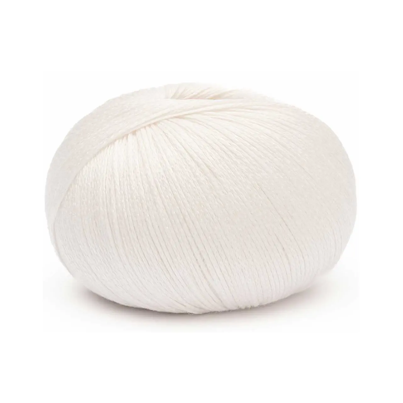 Arctic Pearl 3 Weiß von Pascuali. Ein wirklich einzigartiges Naturgarn - das einzige vegane Garn seiner Art. Es vereint Schönheit und Nachhaltigkeit und bietet Vorteile für Haut und Körper. Arctic Pearl umhüllt deine Haut mit Luxus und bewegt sich im Einklang mit der Erde - die perfekte Wahl für alle die Wert auf Ästhetik und Nachhaltigkeit legen.