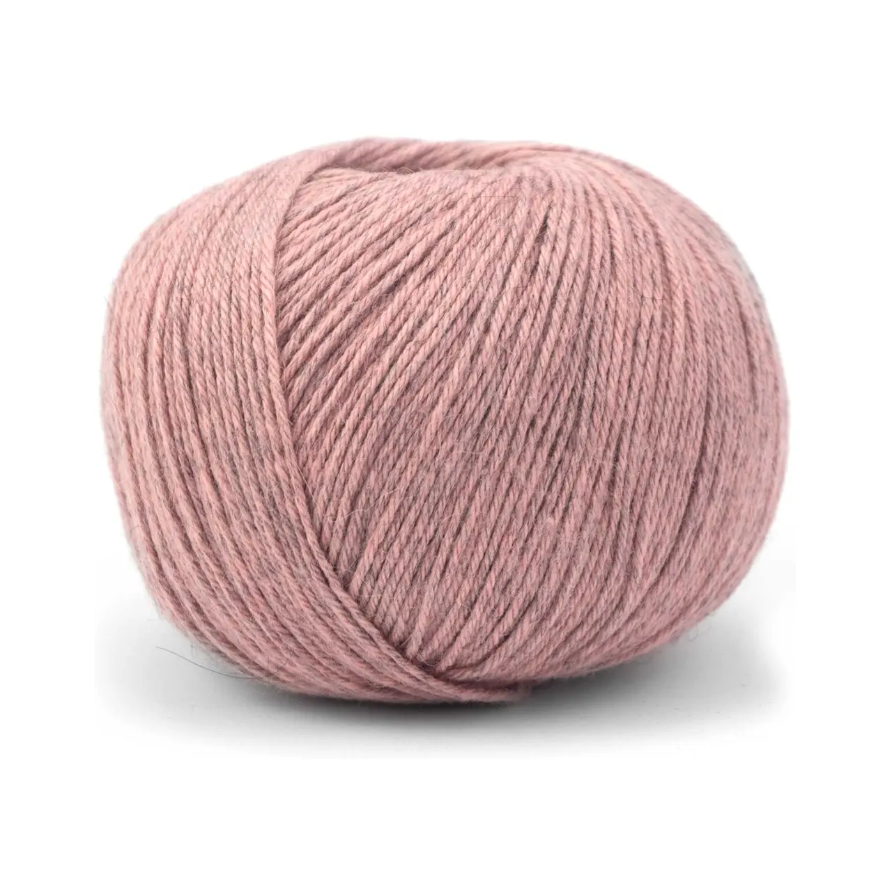 Puno Winikunka (GOTS) 69 Rosé von Pascuali. Eine traumhaft weiche Mischung aus Baumwolle (GOTS) und Alpakawolle. Das Garn eignet sich perfekt für leichte Oberteile und genausogut für Accessoires wie Schals oder Tücher. Puno Winikunka ist angenehm weich und kann auch direkt auf der Haut getragen werden.