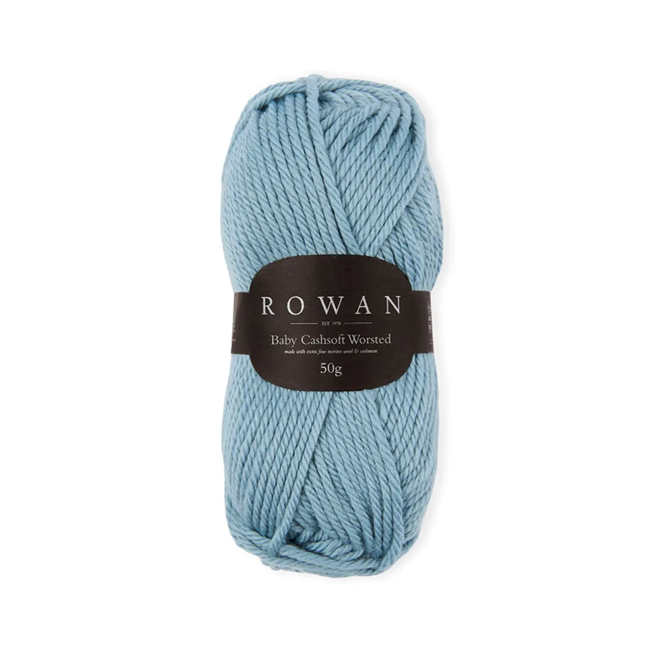 Baby Cashsoft Worsted 10012 Light Blue von Rowan. Die perfekte Harmonie aus Luxus und Funktionalität. Diese sorgfältig ausgewogene Mischung aus Merinowolle Kaschmir und Acryl fühlt sich unwiderstehlich weich auf der Haut an.Baby Cashsoft Worsted eignet sich ideal für kuschelige Decken Babykleidung und alle Projekte bei denen Weichheit und Funktionalität Hand in Hand gehen.