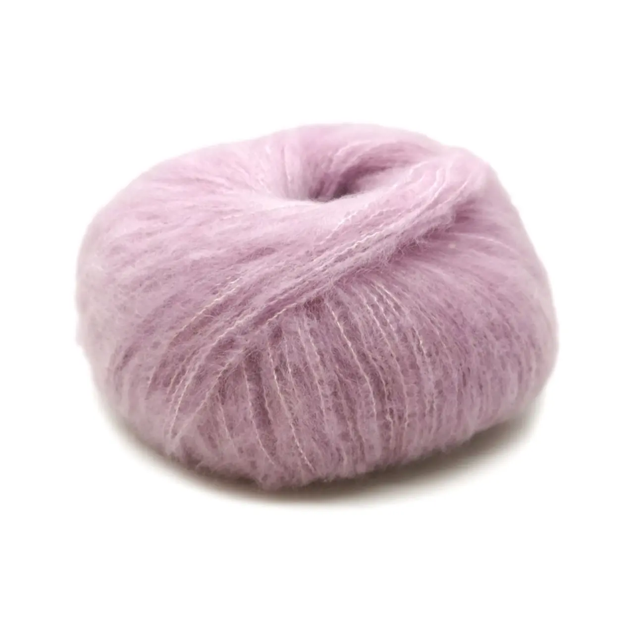 Cashmere Deluxe 3100 Flieder von Ferner Wolle. Ein flauschig weiches Garn mit dem sich leichte Westen und Pullover fast wie von selbst stricken.