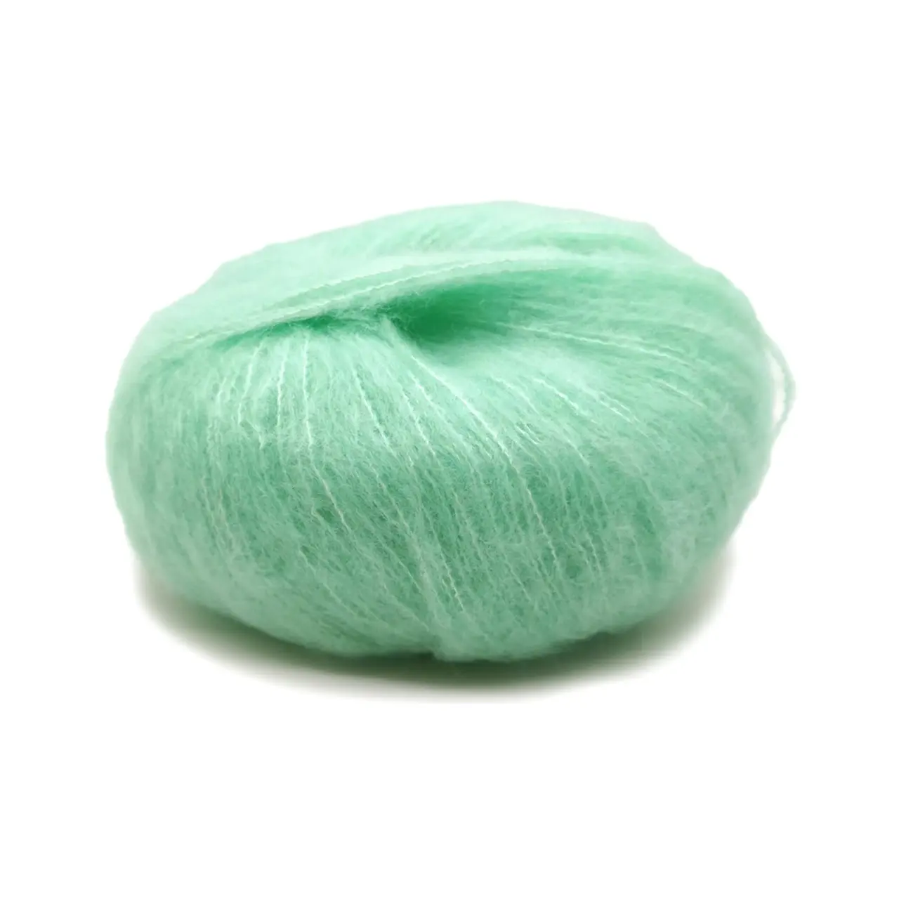 Cashmere Deluxe 3201 Jade von Ferner Wolle. Ein flauschig weiches Garn mit dem sich leichte Westen und Pullover fast wie von selbst stricken.