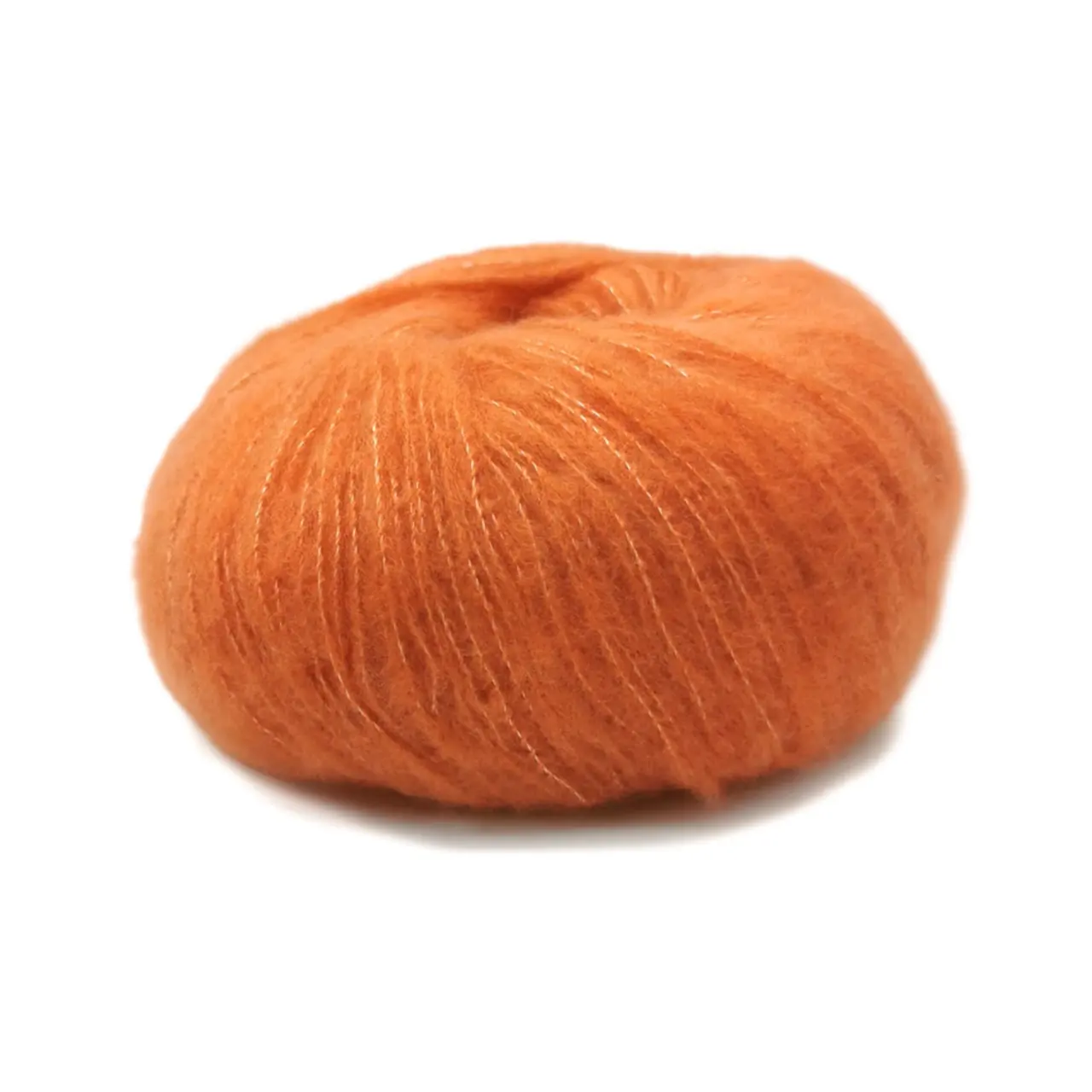 Cashmere Deluxe 3206 Kürbis von Ferner Wolle. Ein flauschig weiches Garn mit dem sich leichte Westen und Pullover fast wie von selbst stricken.