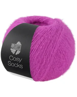 <span class="yarn-title">Cosy Socks</span> <span class="yarn-color">16 Fuchsia</span>