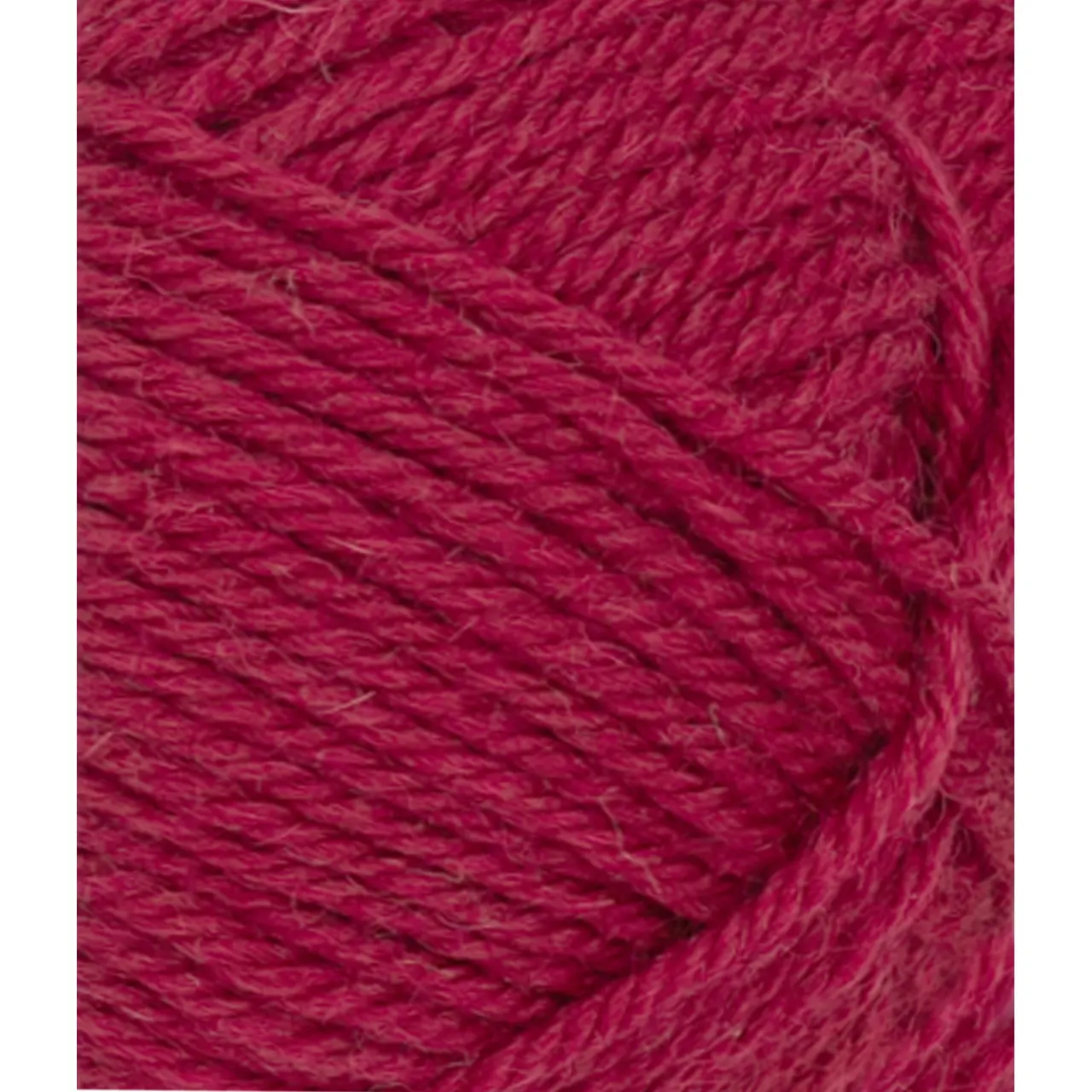 Peer Gynt 4255 Rumba Red von Sandnes Garn. Norwegische Wolle ist leicht und warm und trotzdem robust.