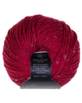 <span class="yarn-title">Tasmanian Tweed</span> <span class="yarn-color">22 Rot</span>