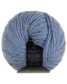 <span class="yarn-title">Tasmanian Tweed</span> <span class="yarn-color">30 Hellblau</span>