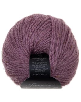 <span class="yarn-title">Tasmanian Tweed</span> <span class="yarn-color">6 Violett</span>