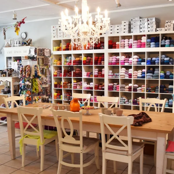 Stricktisch bei Wolle & Schönes