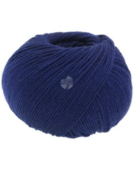 <span class="yarn-title">Merino Superiore</span> <span class="yarn-color">20 Dunkelblau</span>