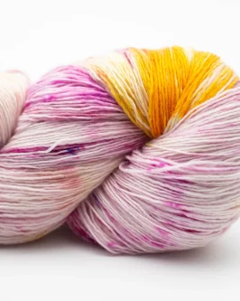 <span class="yarn-title">Marina</span> <span class="yarn-color">9003 Mango Berry (Gelb, Rosa, Weiß)</span>