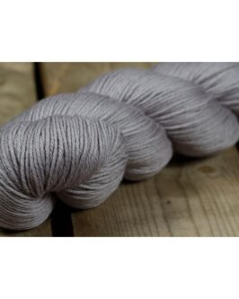<span class="yarn-title">Cheeky Merino Joy</span> <span class="yarn-color">62 Isar Kiesel</span>