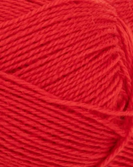 <span class="yarn-title">Tynn Peer Gynt</span> <span class="yarn-color">4018 Scarlet Rød</span>