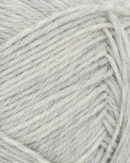 <span class="yarn-title">Sisu</span> <span class="yarn-color">1032 Lys Gråmel</span>