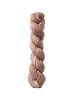 <span class="yarn-title">16 Fingering</span> <span class="yarn-color">BR30 Hellbraun</span>