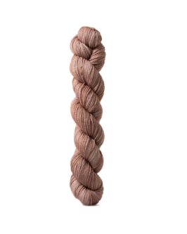 <span class="yarn-title">16 Fingering</span> <span class="yarn-color">BR40 Hell-/<wbr>Mittelbraun</span>