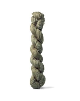 <span class="yarn-title">16 Fingering</span> <span class="yarn-color">G40 Olivgrün</span>