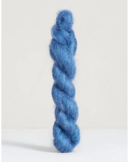 <span class="yarn-title">Bonmoher</span> <span class="yarn-color">BL70 Blizzard</span>
