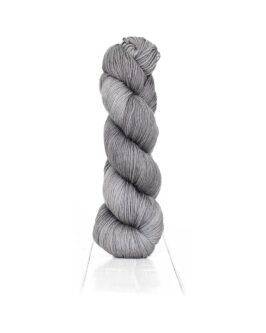 <span class="yarn-title">Harvest Fingering</span> <span class="yarn-color">Mint Grau-Blau-Grün</span>